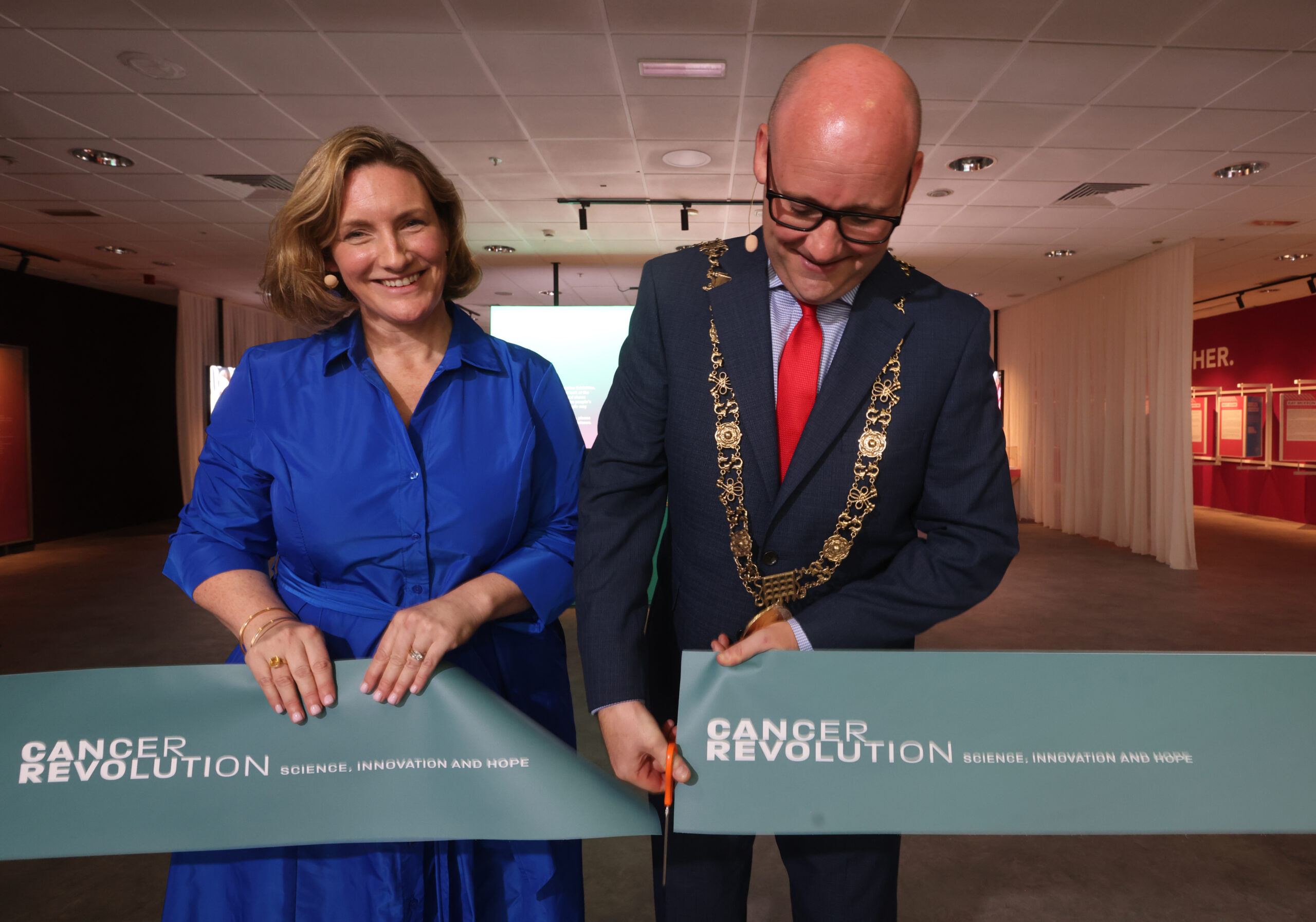 L-R: Orla Dolan, CEO of Breakthrough Cancer Research, opens the new exhibition with Dublin’s Lord Mayor, Ray McAdam.